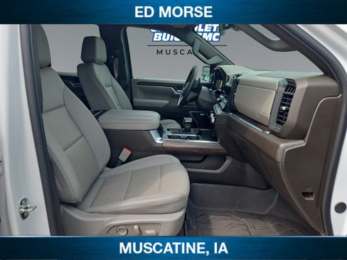 Used 2024 GMC Sierra 1500 SLT w/ SLT Premium Plus Package AWD/4WD image 16