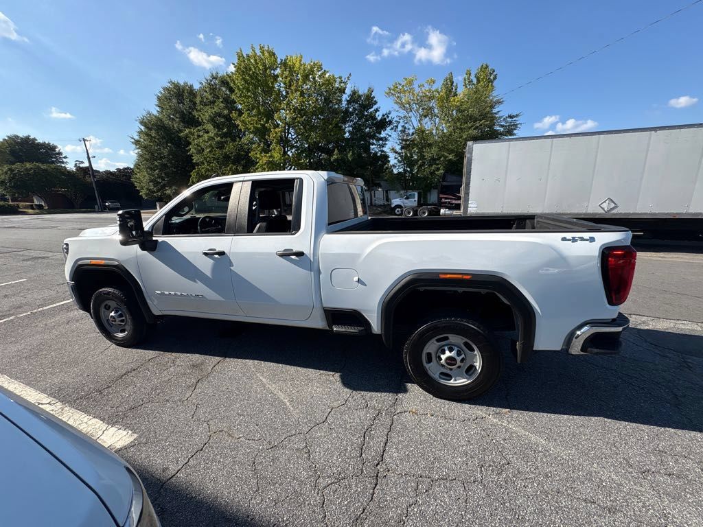Used 2024 GMC Sierra 2500 Pro w/ Convenience Package AWD/4WD image 3