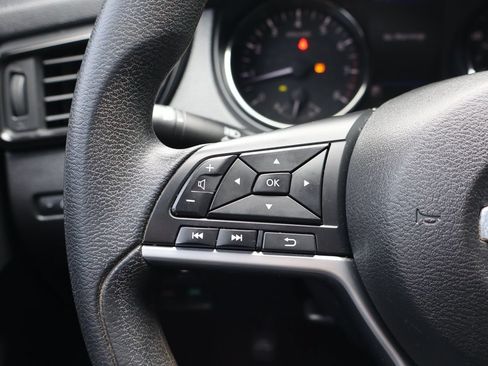 Used 2018 Nissan Rogue S AWD/4WD image 15