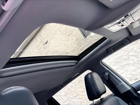 Used 2017 Toyota Highlander XLE AWD/4WD image 14