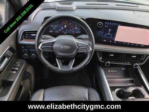 Used 2025 Chevrolet Tahoe Z71 AWD/4WD image 18