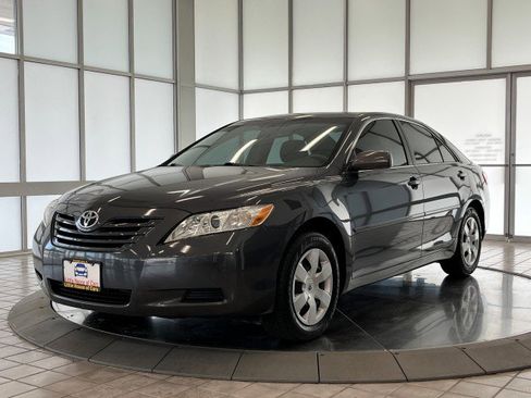 Used 2009 Toyota Camry LE image 3