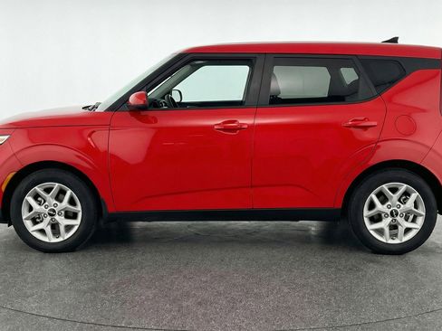 Used 2025 Kia Soul LX w/ LX Technology Package image 5