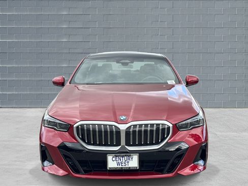 Used 2025 BMW 530i xDrive w/ M Sport Package AWD/4WD image 2