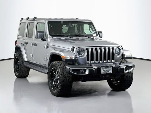 Used 2018 Jeep Wrangler Unlimited Sahara AWD/4WD image 1