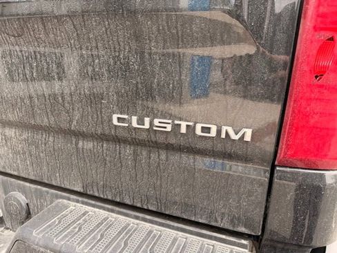 Used 2023 Chevrolet Silverado 1500 Custom image 8