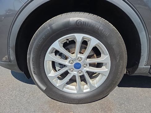 Used 2020 Ford Escape SE image 10