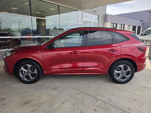 Used 2023 Ford Escape ST-Line w/ Tech Pack #1 AWD/4WD image 2