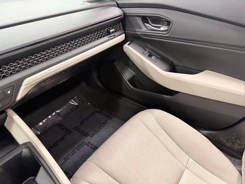 Certified 2025 Honda Accord SE image 24