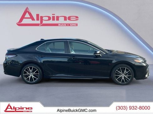 Used 2024 Toyota Camry SE image 6