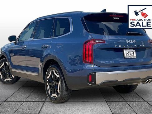Used 2025 Kia Telluride S FWD image 11