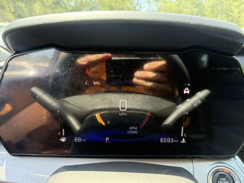 Used 2026 Chevrolet Trax LT FWD image 4