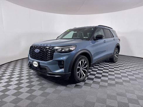 Used 2025 Ford Explorer ST-Line image 16