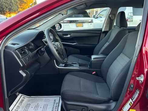 Used 2015 Toyota Camry LE FWD image 29