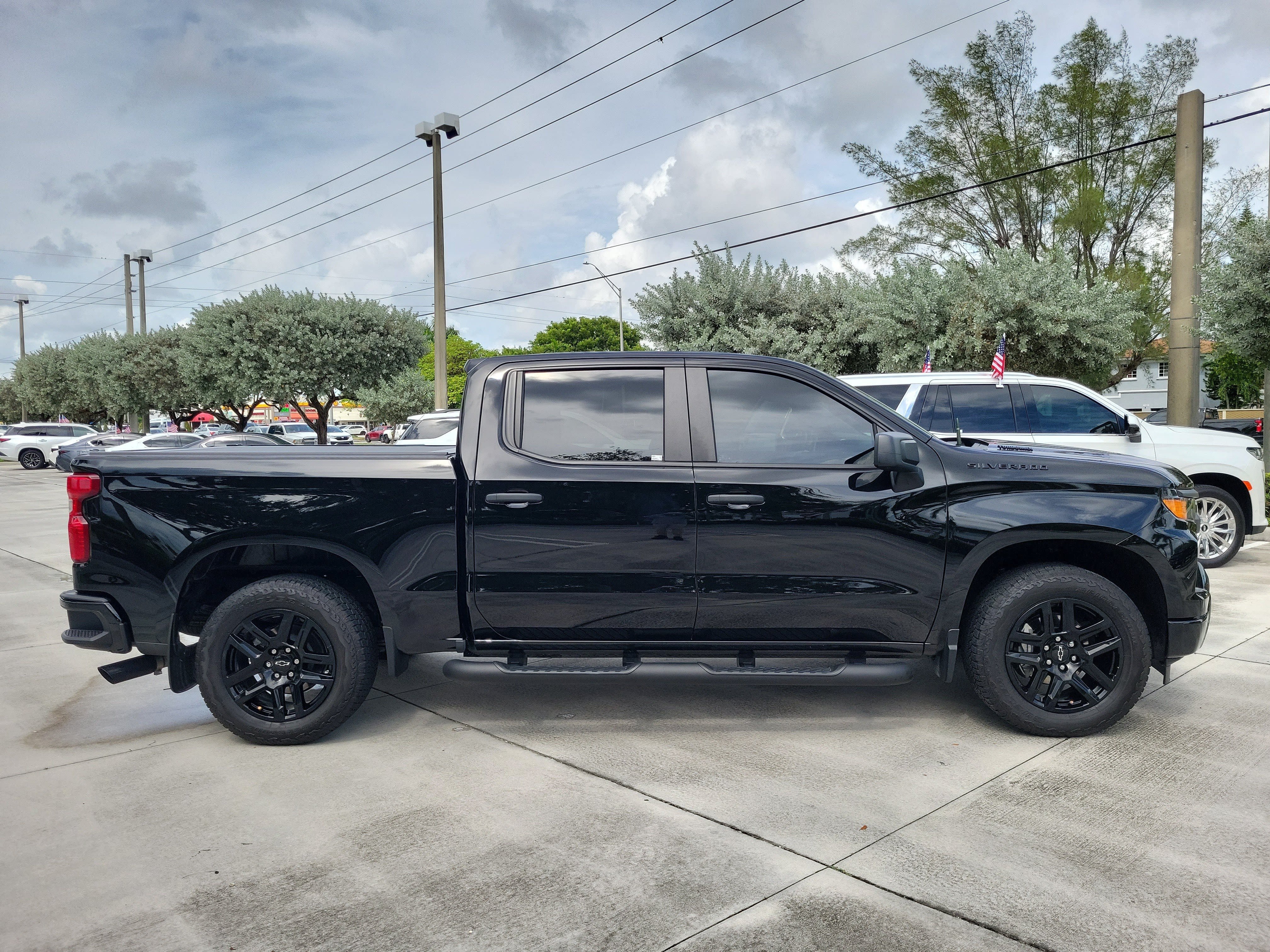 Used 2025 Chevrolet Silverado 1500 Custom w/ Turbomax Blackout Package RWD image 8