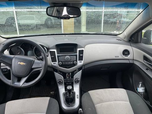 Used 2011 Chevrolet Cruze LS FWD image 7