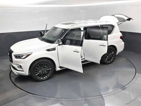 Used 2024 INFINITI QX80 Sensory AWD/4WD image 20