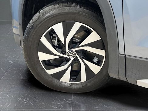 Used 2025 Volkswagen Tiguan S image 32