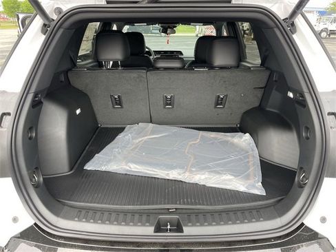 New 2026 GMC Terrain AT4 w/ Convenience Package III image 23