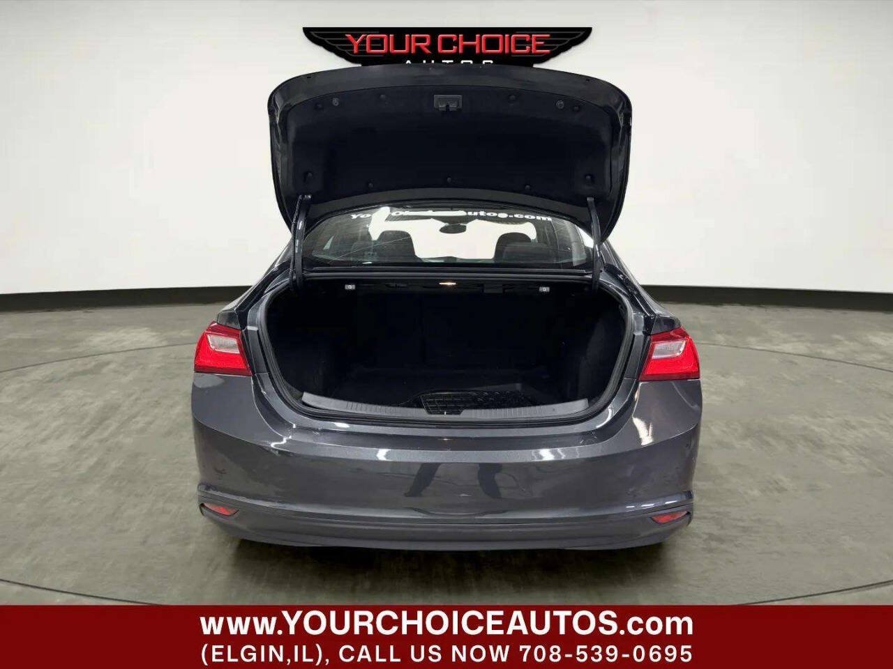Used 2018 Chevrolet Malibu LT FWD image 5