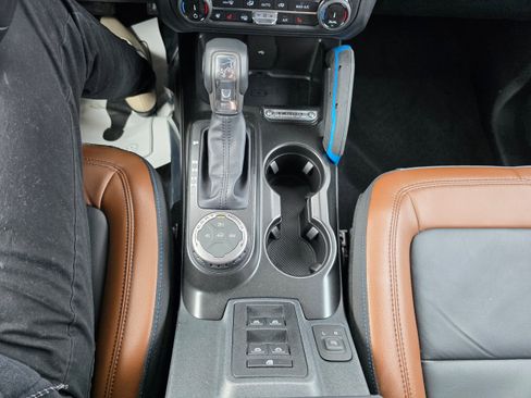 Used 2022 Ford Bronco Outer Banks image 14