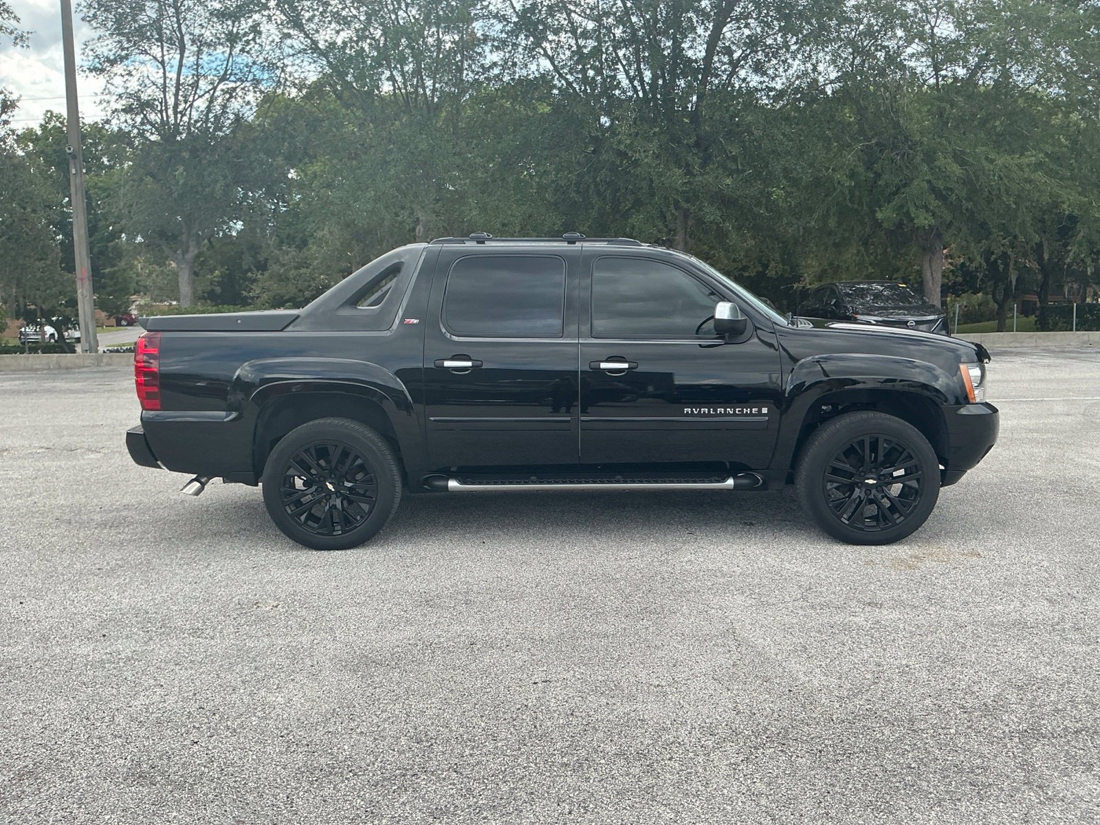 Used 2008 Chevrolet Avalanche LT w/ LT Preferred Equipment Group RWD image 12