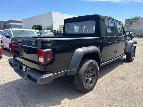 Used 2024 Jeep Gladiator Sport AWD/4WD image 5