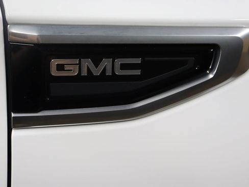 Used 2023 GMC Yukon Denali AWD/4WD image 9