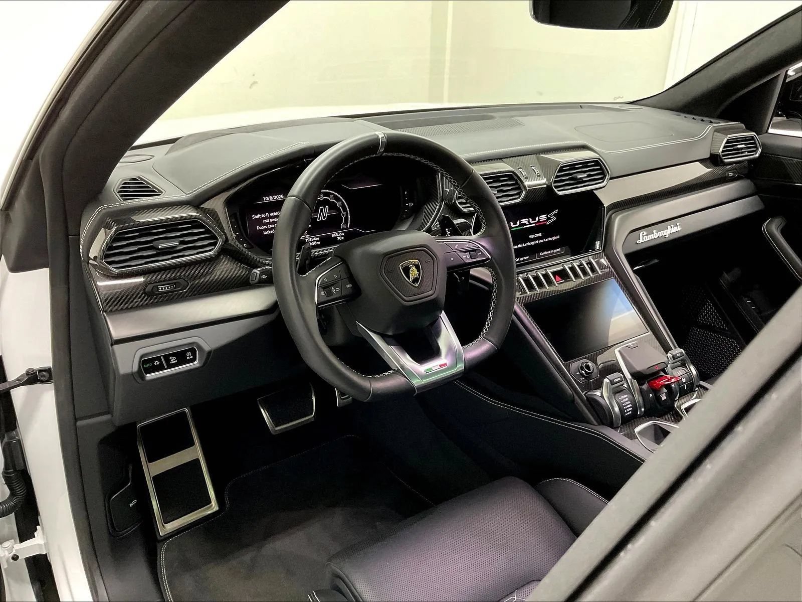 Used 2024 Lamborghini Urus S AWD/4WD image 10