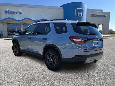 New 2025 Honda Pilot TrailSport image 3