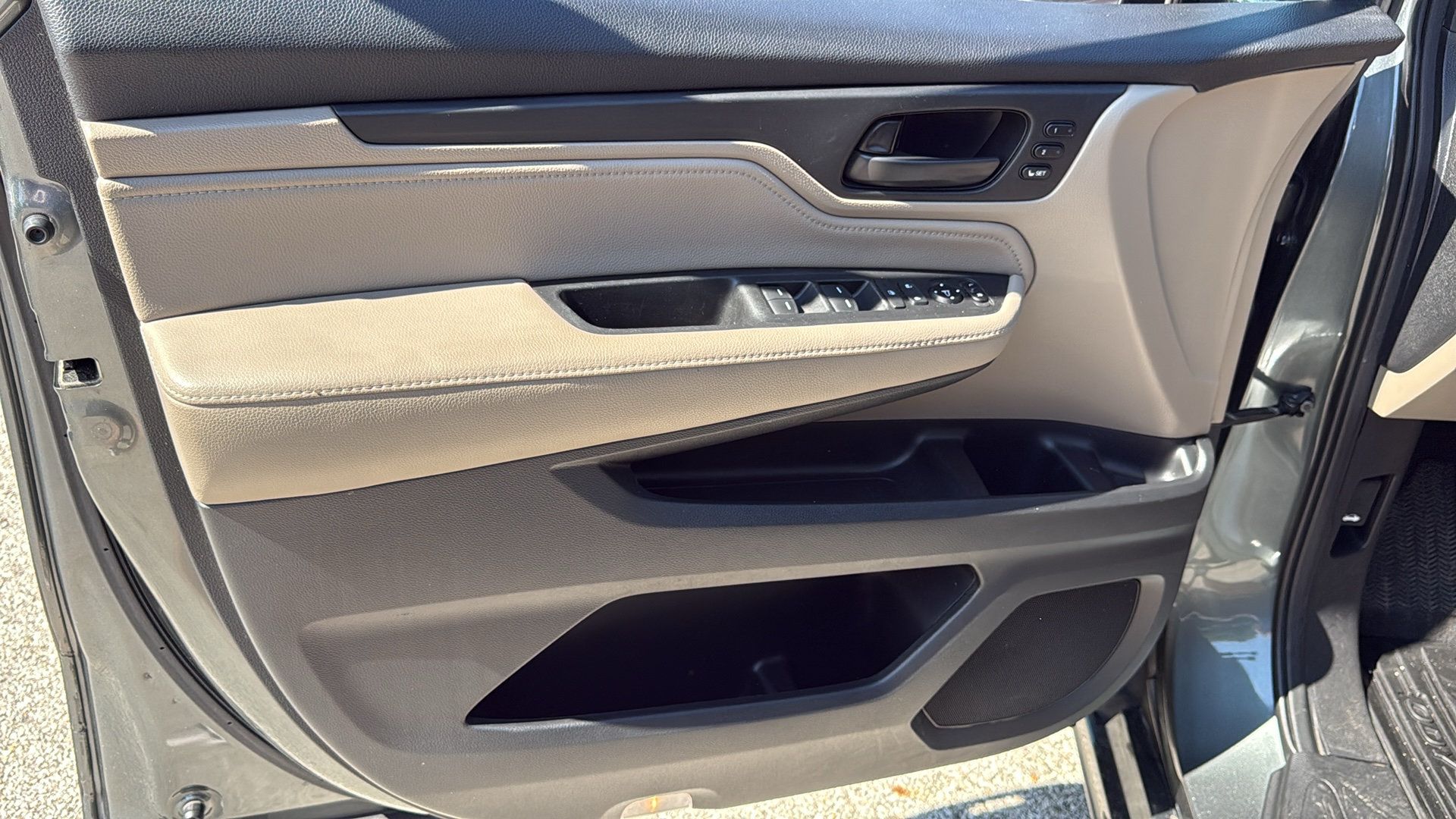 Used 2018 Honda Odyssey Touring image 10