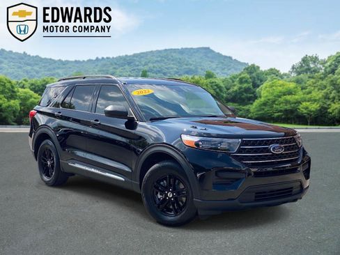 Used 2022 Ford Explorer XLT w/ Class IV Trailer Tow Package RWD image 1
