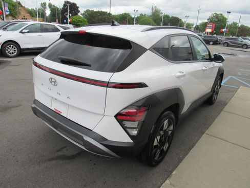 Used 2025 Hyundai Kona SEL FWD image 5
