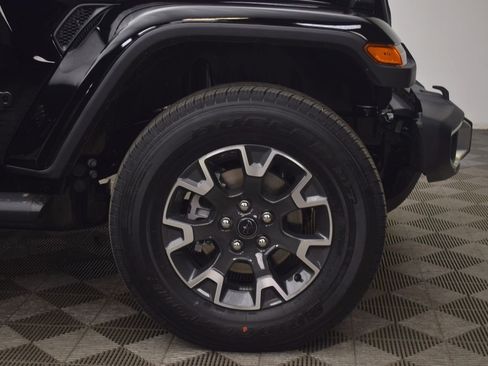 New 2026 Jeep Gladiator Sahara image 6