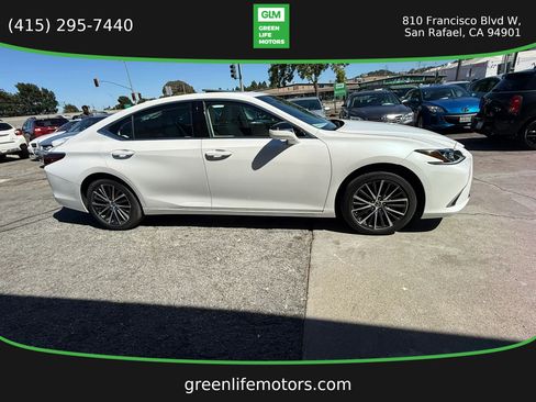 Used 2024 Lexus ES 300h w/ Premium Package FWD image 4
