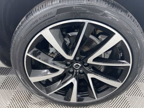 Used 2023 Volvo XC90 B6 Plus w/ Protection Package AWD/4WD image 11