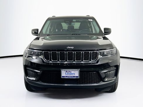 Used 2023 Jeep Grand Cherokee Laredo w/ Luxury Tech Group I image 2