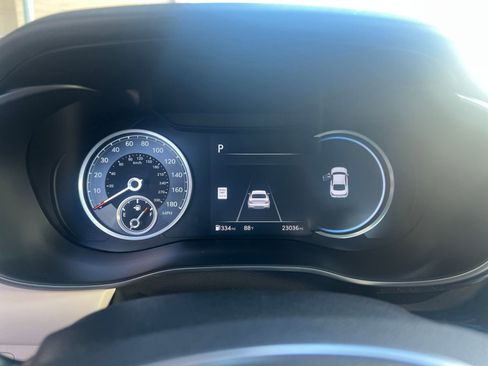 Used 2025 Genesis G70 2.5T image 40