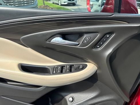 Used 2019 Buick Envision Essence FWD image 10