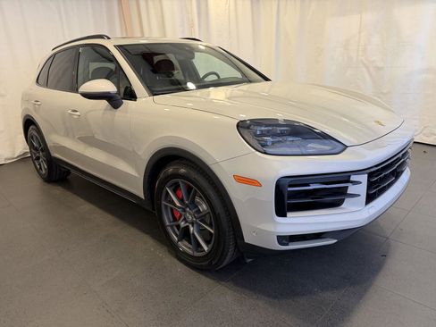 Used 2025 Porsche Cayenne S image 7