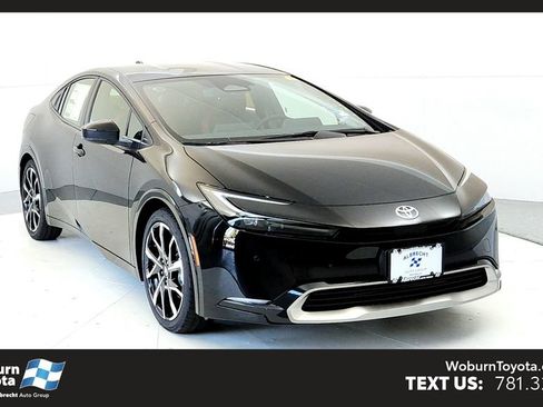 New 2027 Toyota Prius Plug-In Hybrid FWD image 1