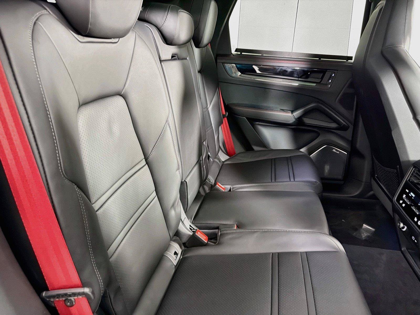 Certified 2026 Porsche Cayenne GTS AWD/4WD image 27