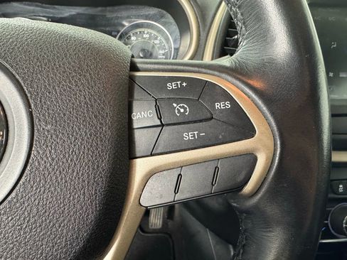 Used 2016 Jeep Cherokee Limited AWD/4WD image 16