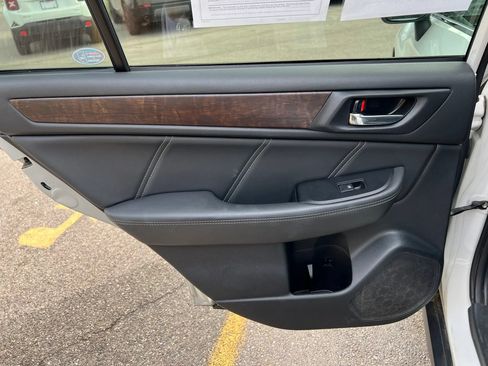 Used 2018 Subaru Outback 2.5i Limited w/ Popular Package #2 AWD/4WD image 29