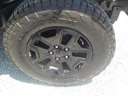 Used 2018 Jeep Wrangler Unlimited Sport AWD/4WD image 25