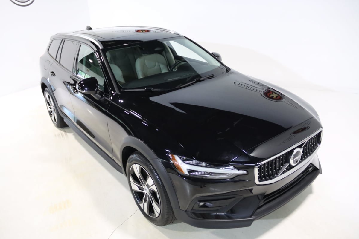 Used 2026 Volvo V60 B5 Cross Country Plus AWD/4WD image 21