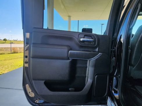 Used 2023 GMC Sierra 3500 AT4 w/ AT4 Preferred Package AWD/4WD image 17