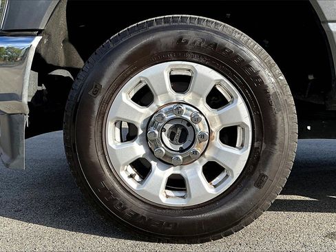 Certified 2024 Ford F250 XLT image 9