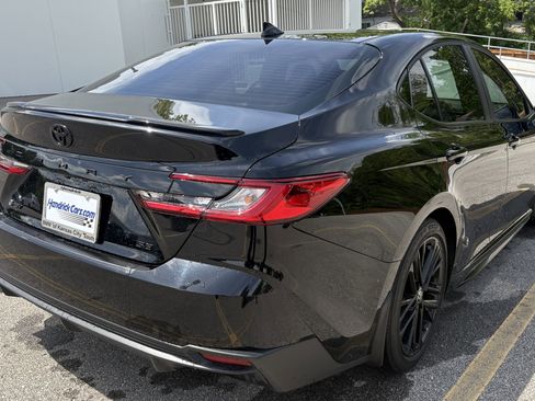 Used 2025 Toyota Camry SE w/ Convenience Package FWD image 10