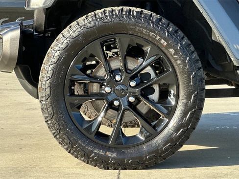 Used 2021 Jeep Gladiator Overland image 25